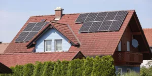 In der Gemeinde Henndorf am Wallersee wurde nun die 5.000 Photovoltaikanlage im Bundesland Salzburg in Betrieb genommen.